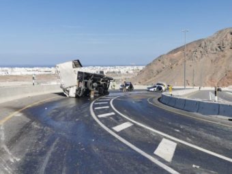 Truck Accident on Baushar-Al Amerat Road Causes Traffic Jam